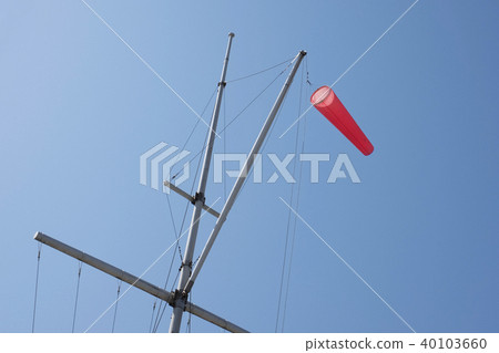 在帆船桅杆上的風向袋 在帆船桅杆上的風向袋 40103660