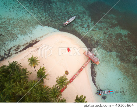 Pier for small boats 40103664