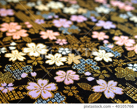 用金編織的櫻花圖案的西神織 40105766