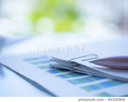 Business image · graph · documents · fresh green · women 40106969