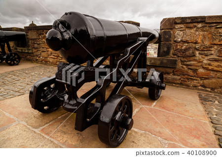 Edinburgh Castle and Cannon Edinburgh Castle and Cannon 40108900