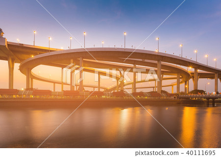Round highway intersection water front 40111695