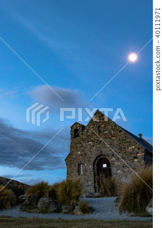 特卡波湖的好牧羊人的教堂在晚上 40111971