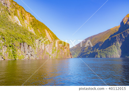 Milford Sound 40112015