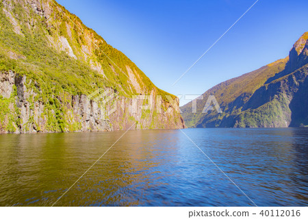 Milford Sound 40112016