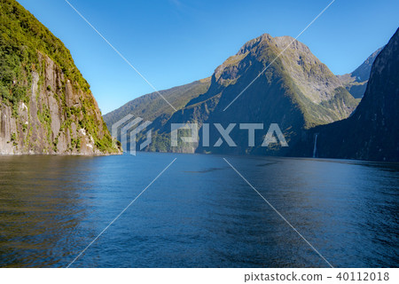 Milford Sound 40112018