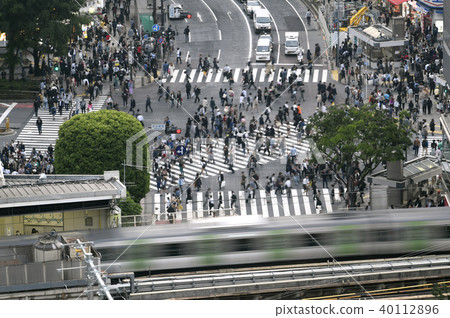 View of Tokyo's cityscape in Shibuya scrambled intersection etc. View of Tokyo's cityscape in Shibuya scrambled intersection etc. 40112896