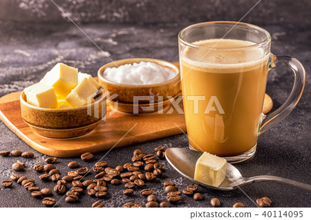 Bulletproof coffee, blended with organic butter Bulletproof coffee, blended with organic butter 40114095