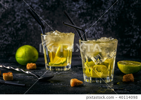 Fresh lime cocktail with ice, selective focus. 40114098