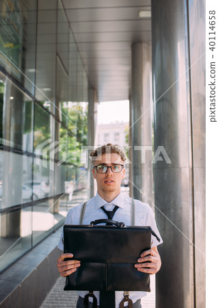 business career start insecure newbie alarmed 40114658