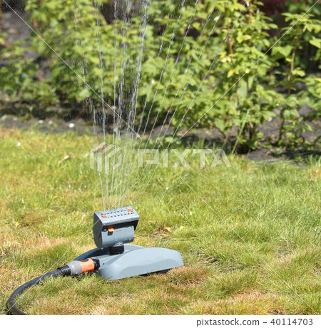 Oscillating irrigating the garden and lawn garden Oscillating irrigating the garden and lawn garden 40114703