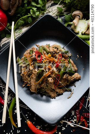 noodle pork dish recipe food ingredient cooking 40114790