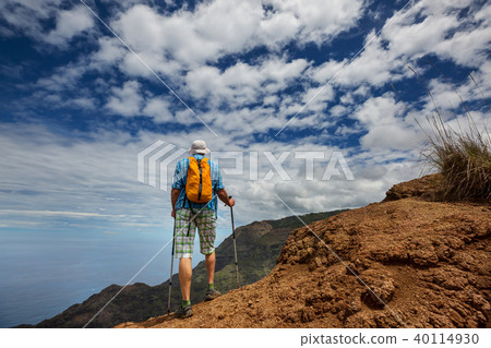 Hike in Na Pali 40114930