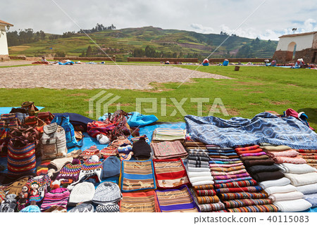 Traditional peruvain clothes market 40115083
