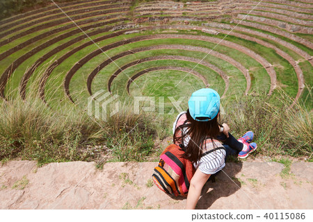 Tourist looking on inca sacred valey 40115086