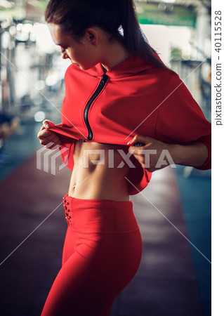 Showing some strong abs and flat belly Showing some strong abs and flat belly 40115528