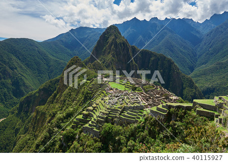 Drone view on Machu Picchu 40115927