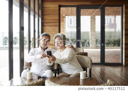 生活,老夫妻,丈夫,妻子,在一起 生活,老夫妻,丈夫,妻子,在一起 40117512