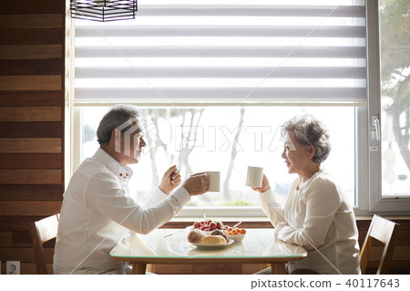 生活，老夫妻，丈夫，妻子，在一起 40117643