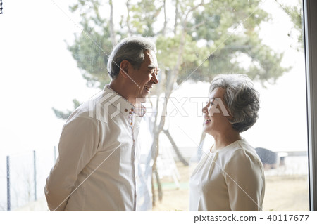 生活,老夫妻,丈夫,妻子,在一起 生活,老夫妻,丈夫,妻子,在一起 40117677