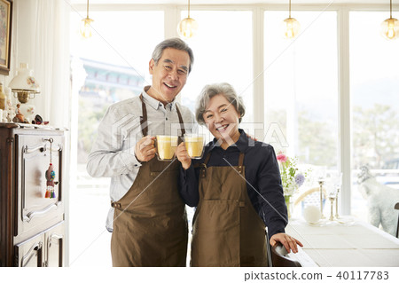 生活，老夫妻，丈夫，妻子，在一起 40117783