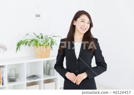 Women business to relax 40120457