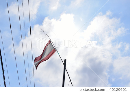 Flags and electric lines that repel in the wind Flags and electric lines that repel in the wind 40120601