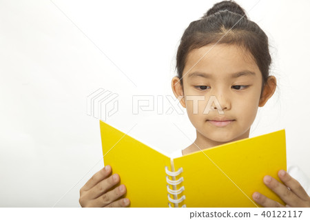 asian cute little reads a book yellow 40122117