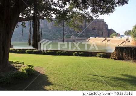 Grass, Lake and Hill Grass, Lake and Hill 40123112