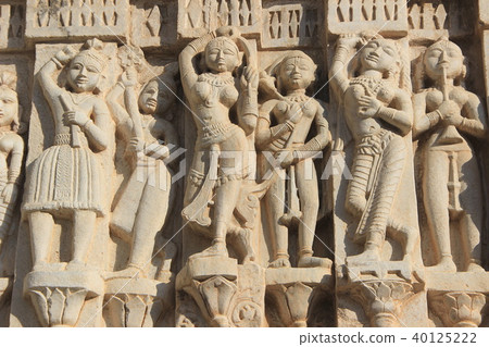 Girl Poses Galore 40125222