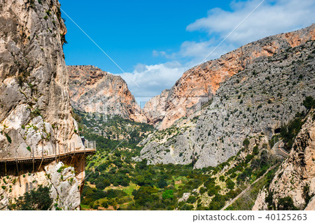 Caminito Del Rey, mountain path along steep cliffs Caminito Del Rey, mountain path along steep cliffs 40125263