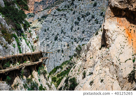 Caminito Del Rey, mountain path along steep cliffs 40125265