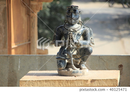 Blackstone Statue of Garuda Blackstone Statue of Garuda 40125471