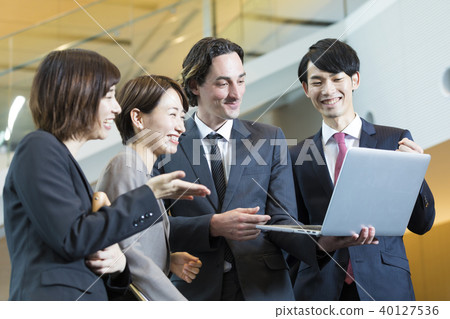全球商業風險IT外資 全球商業風險IT外資 40127536