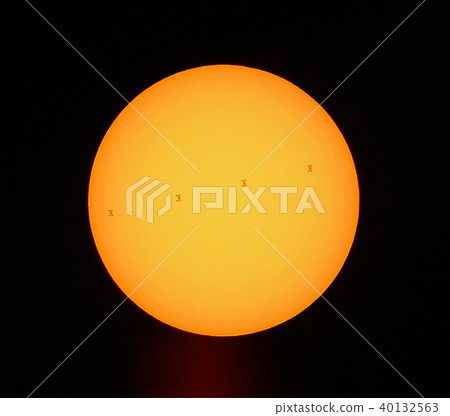 The solar pass of the International Space Station 40132563