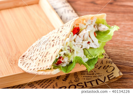 Food sheet Kuchibukuro rice cake hail meat Salad Hayaokai Pita bread salad Pita bread salad 40134226