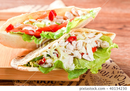 Food sheet Kuchibukuro rice cake hail meat Salad Hayaokai Pita bread salad Pita bread salad 40134230