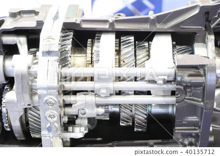 Cross Section of transmission gear ; 40135712