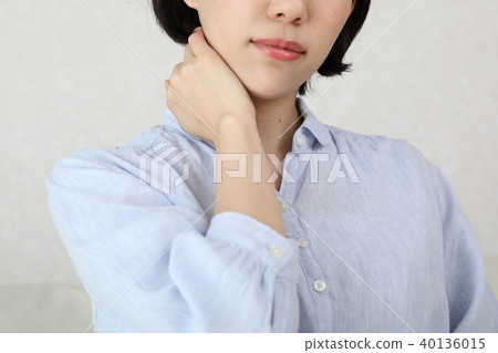 我的脖子疼 40136015