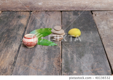 Jug or jar ceramic glaze and Pyramid stone Jug or jar ceramic glaze and Pyramid stone 40136532