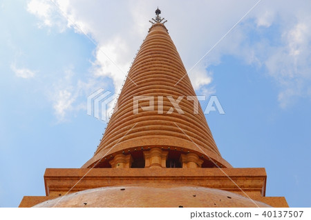 Temples  beautiful  Phra Pathom Chedi landmark  40137507