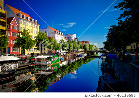 Morning view of the Copenhagen channel 40139698