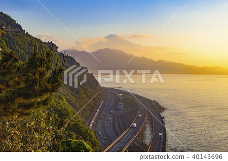 Scenery of Mt. Fuji and sunrise, at Shita, Shizuoka City, Shizuoka Prefecture 40143696