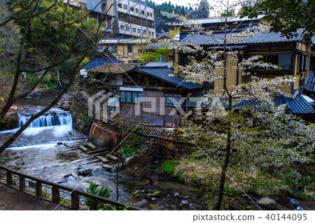 Dawn of Kurokawa Onsen [Minami Ogunimachi, Aso-gun, Kumamoto Prefecture] 40144095