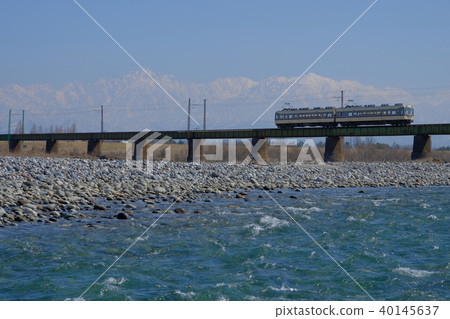 Train mountain river 40145637