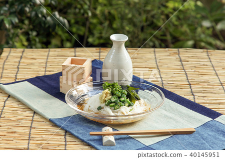 Okra and simmering noodles noodles 40145951