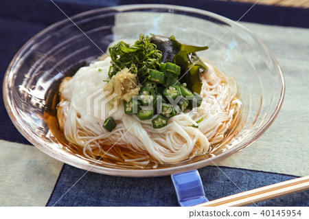 秋葵和煨麵條麵條 40145954