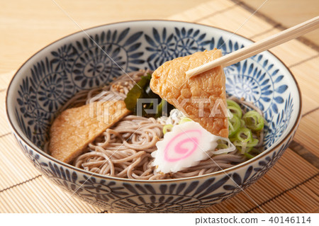 Cold buckwheat noodles 40146114