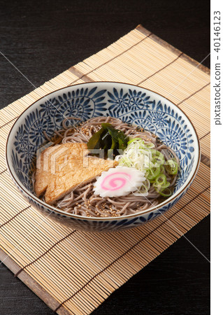 Cold buckwheat noodles 40146123