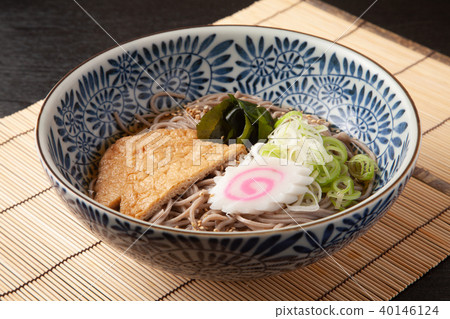 Cold buckwheat noodles 40146124